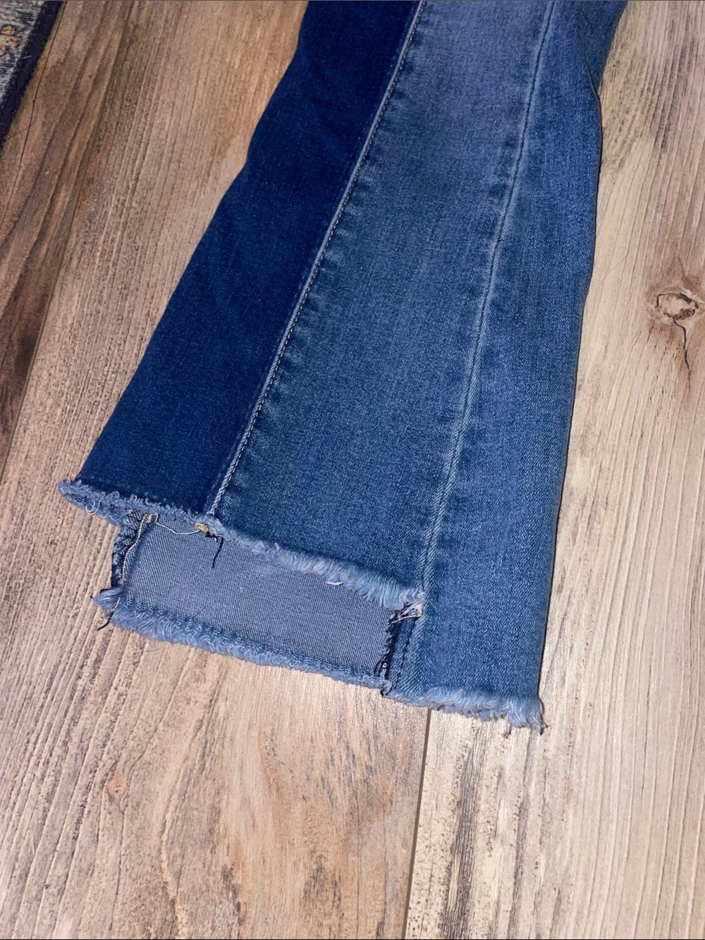 Color block cropped Flare Jeans - Picture 3 of 10